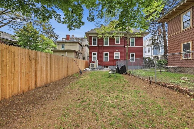 3 Regent Cir 3, Boston, MA 02130