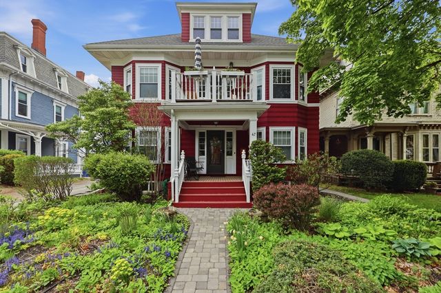 3 Regent Cir 3, Boston, MA 02130