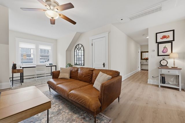 3 Regent Cir 3, Boston, MA 02130