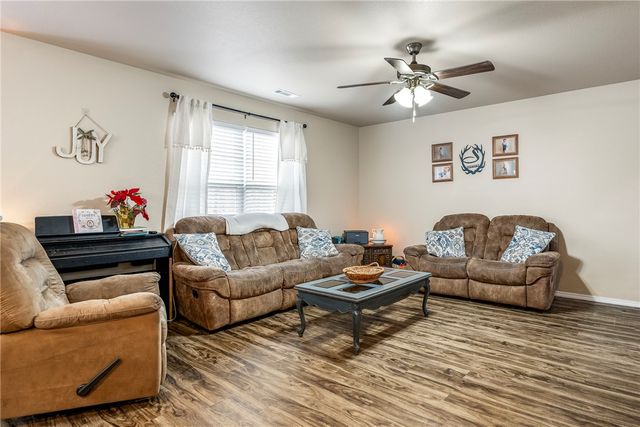 2124 Carlisle Street, Gentry, AR 72734