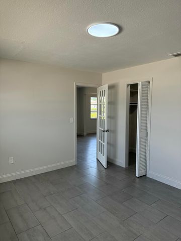 1325 N J Street 6, Lake Worth, FL 33460