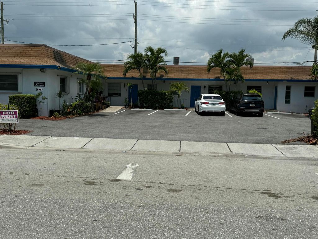 1325 N J Street 6, Lake Worth, FL 33460