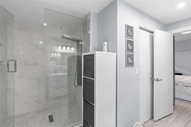 1064 NW 97th Ave 219, Pembroke Pines, FL 33024