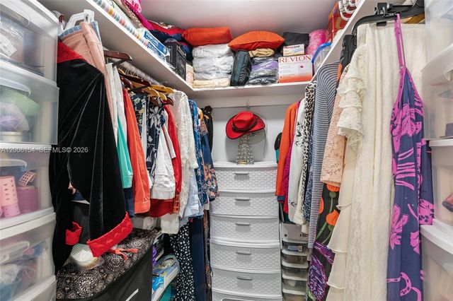 1064 NW 97th Ave 219, Pembroke Pines, FL 33024