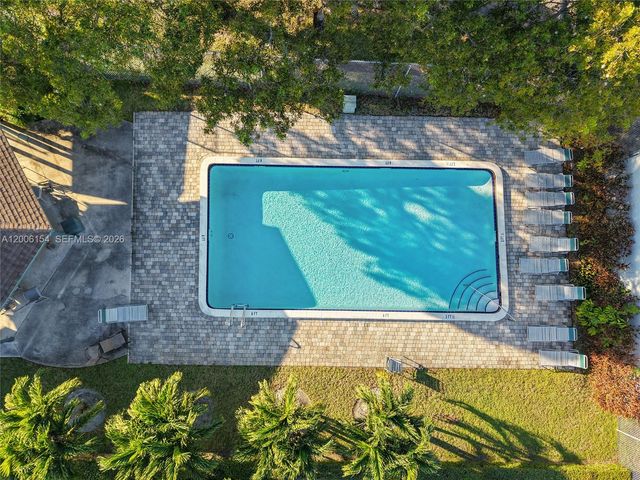 1064 NW 97th Ave 219, Pembroke Pines, FL 33024