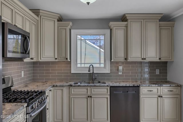 27 Branch Road, Oakhurst, NJ 07755