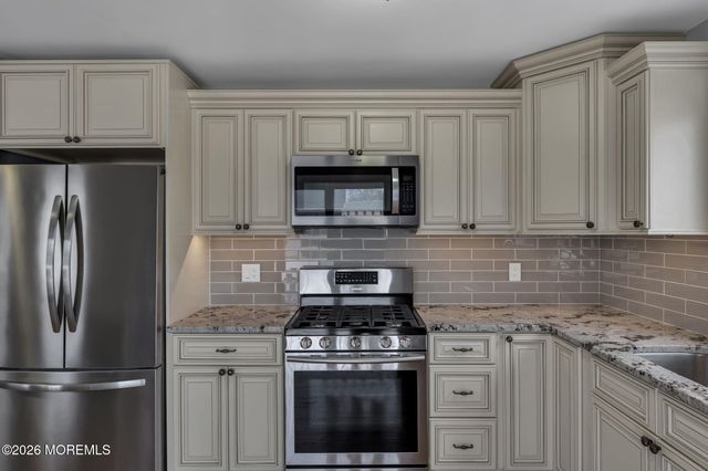 27 Branch Road, Oakhurst, NJ 07755