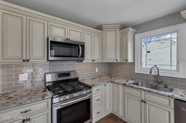 27 Branch Road, Oakhurst, NJ 07755