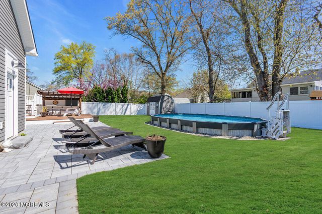 27 Branch Road, Oakhurst, NJ 07755