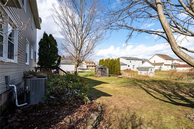 44 Flynnwood Drive, Greece, NY 14612