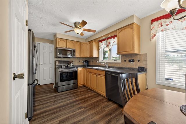 44 Flynnwood Drive, Greece, NY 14612