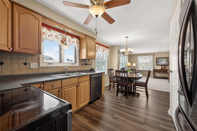 44 Flynnwood Drive, Greece, NY 14612