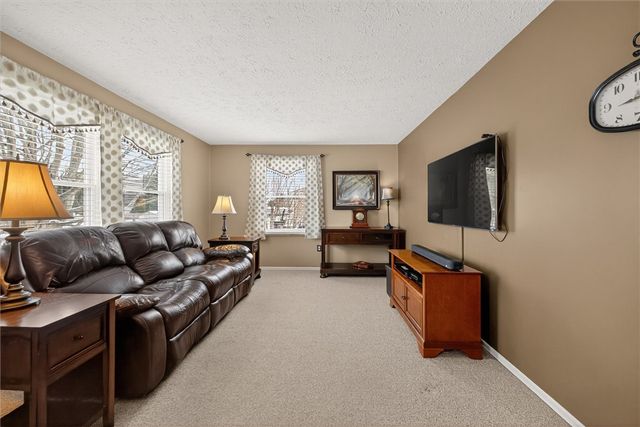 44 Flynnwood Drive, Greece, NY 14612