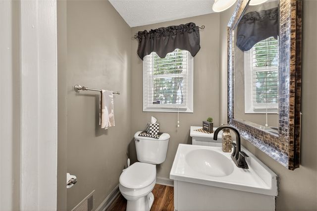 44 Flynnwood Drive, Greece, NY 14612