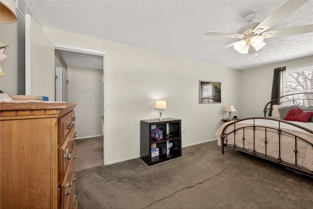 44 Flynnwood Drive, Greece, NY 14612