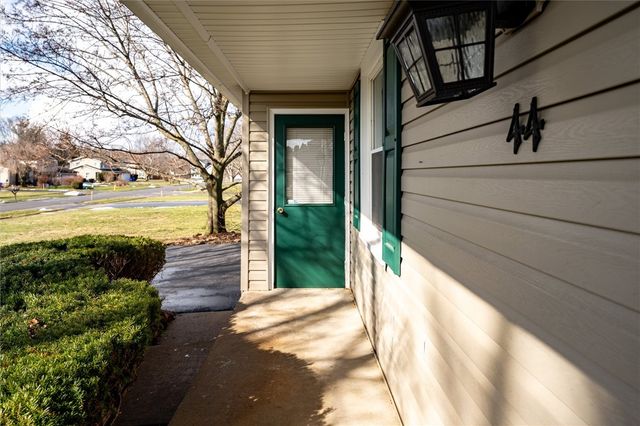 44 Flynnwood Drive, Greece, NY 14612