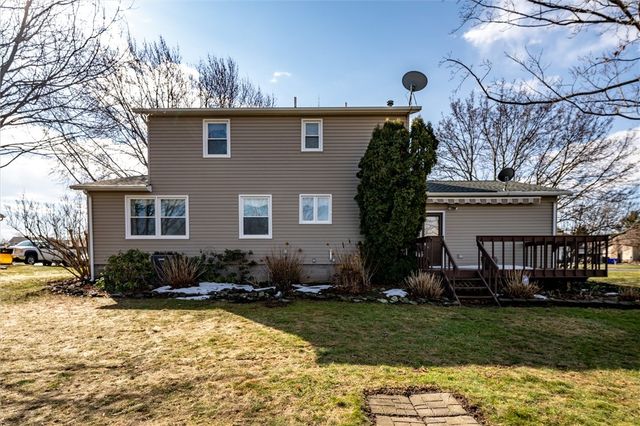 44 Flynnwood Drive, Greece, NY 14612