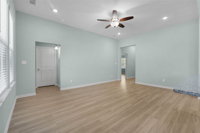 2027 S Bluebonnet Avenue, Denison, TX 75020