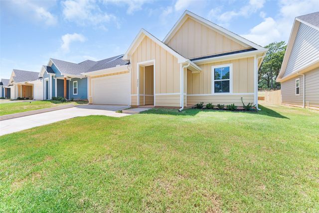 2027 S Bluebonnet Avenue, Denison, TX 75020