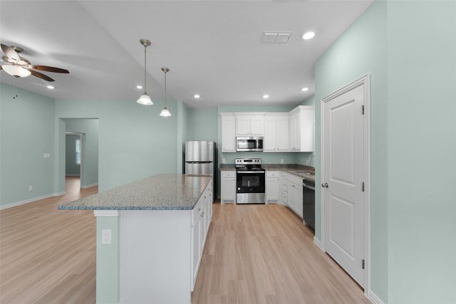 2027 S Bluebonnet Avenue, Denison, TX 75020