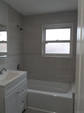 1042 E 233rd Street, Bronx, NY 10466