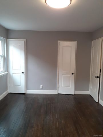 1042 E 233rd Street, Bronx, NY 10466