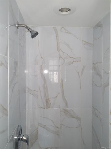 1042 E 233rd Street, Bronx, NY 10466