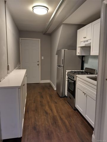 1042 E 233rd Street, Bronx, NY 10466
