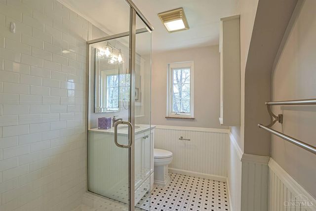5801 Kenwood Road, Madeira, OH 45243