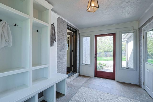 5801 Kenwood Road, Madeira, OH 45243
