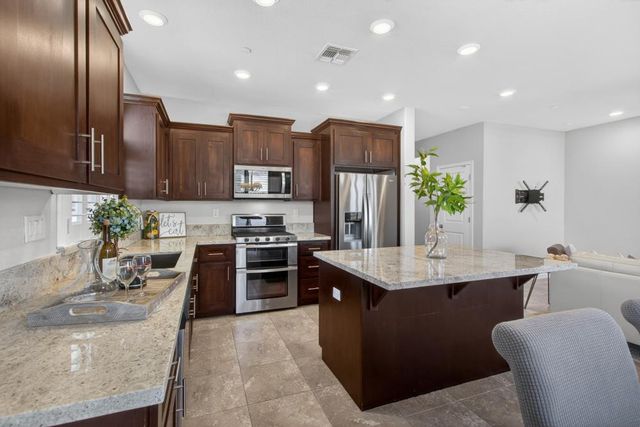 3139 Golden Trail St, Rocklin, CA 95765