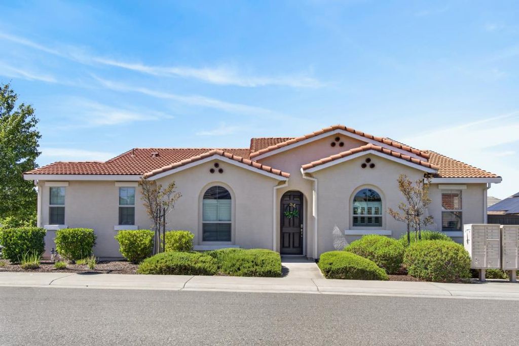 3139 Golden Trail St, Rocklin, CA 95765