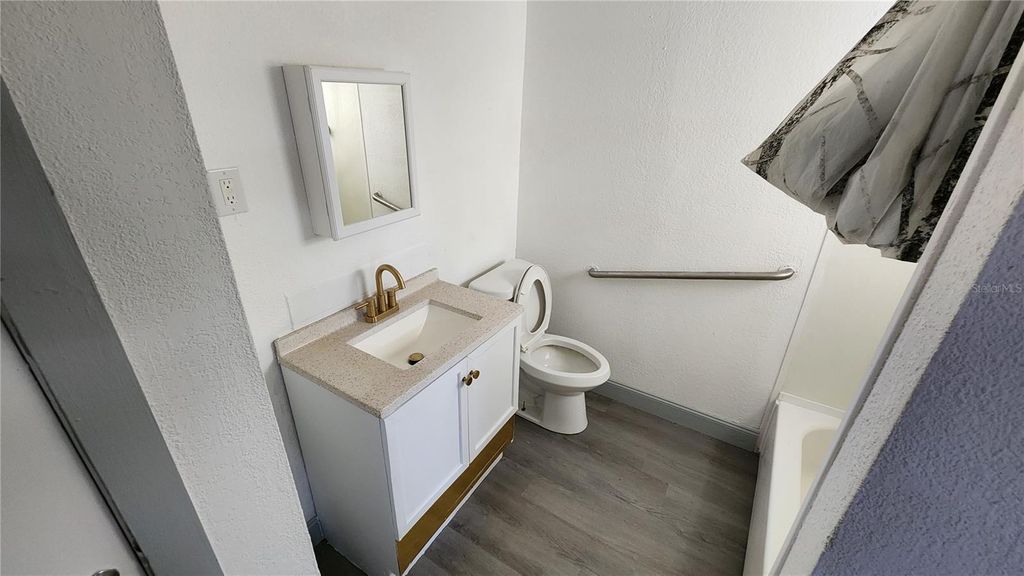 Image 16 of property listing at 501 W BAKER STREET, Plant City, FL 33563