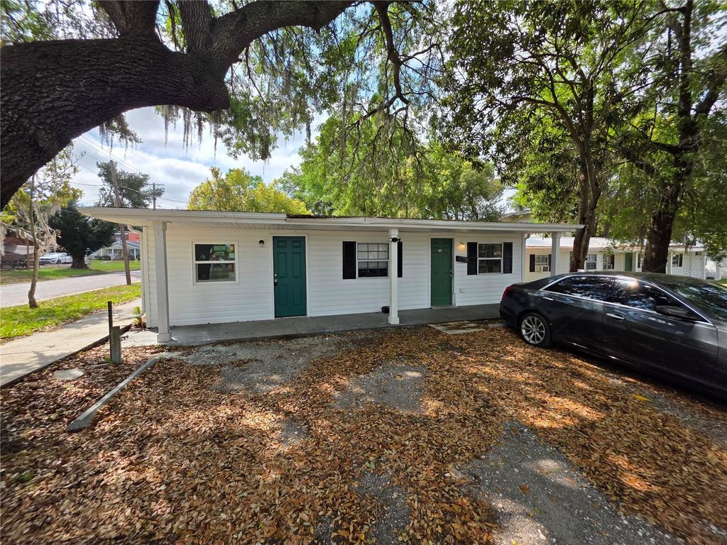 Image 4 of property listing at 501 W BAKER STREET, Plant City, FL 33563