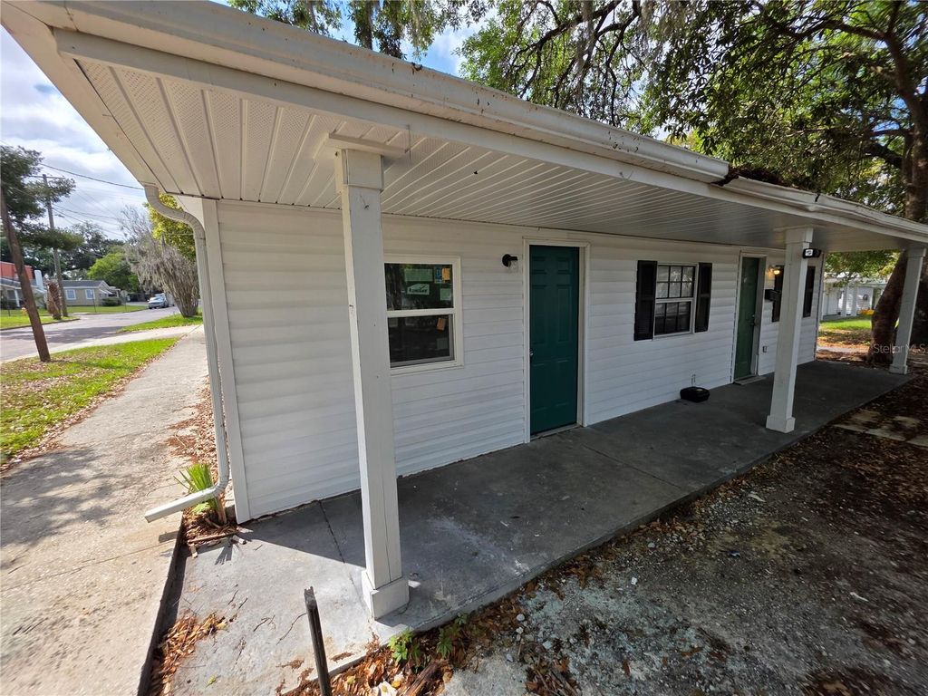 Image 6 of property listing at 501 W BAKER STREET, Plant City, FL 33563