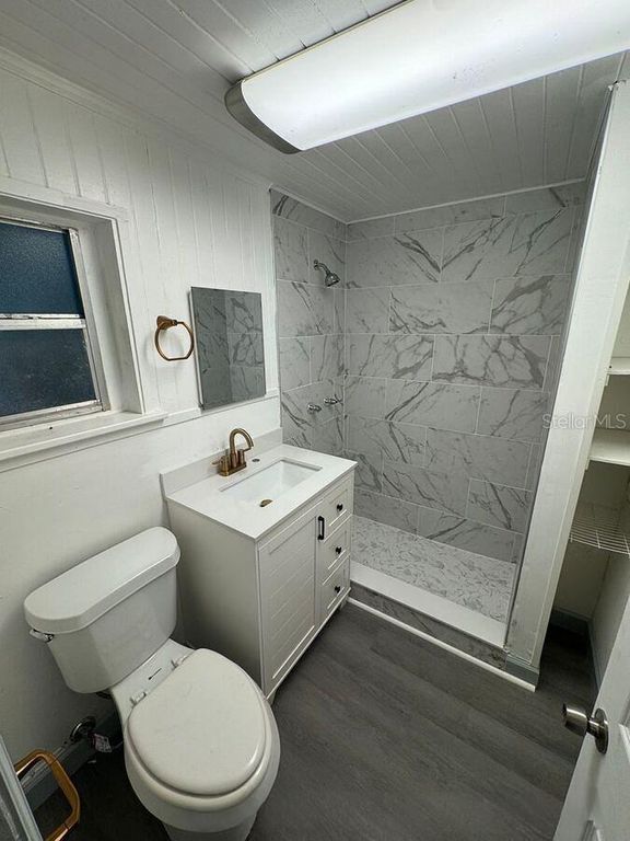 Image 10 of property listing at 501 W BAKER STREET, Plant City, FL 33563