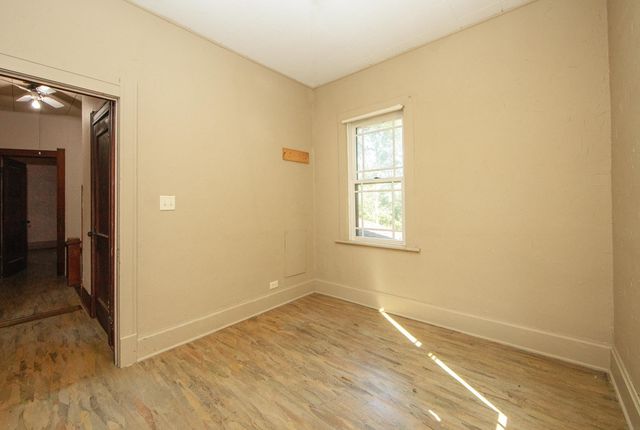 323 NE 3rd Avenue, Waverly, IA 50677