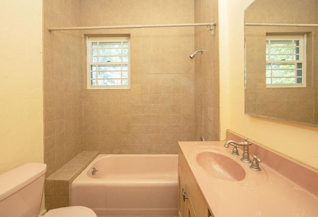 323 NE 3rd Avenue, Waverly, IA 50677