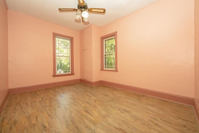 323 NE 3rd Avenue, Waverly, IA 50677