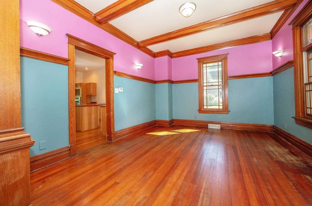 323 NE 3rd Avenue, Waverly, IA 50677