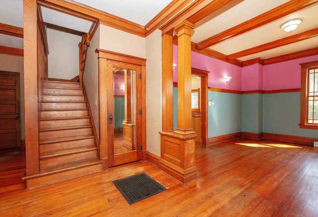 323 NE 3rd Avenue, Waverly, IA 50677