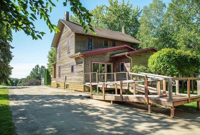 323 NE 3rd Avenue, Waverly, IA 50677