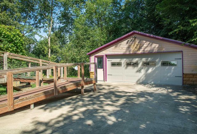 323 NE 3rd Avenue, Waverly, IA 50677