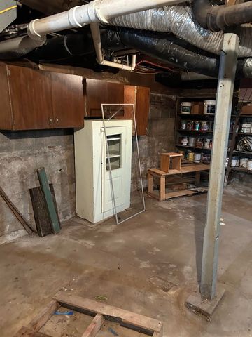 323 NE 3rd Avenue, Waverly, IA 50677