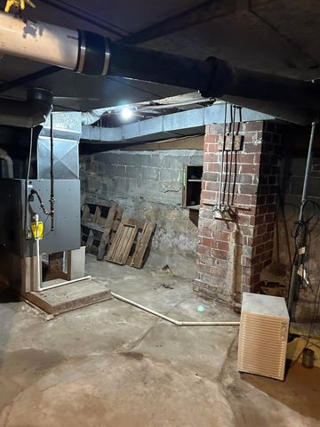 323 NE 3rd Avenue, Waverly, IA 50677