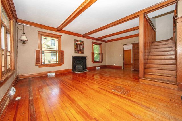 323 NE 3rd Avenue, Waverly, IA 50677