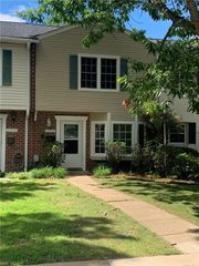 2216 Windom PL, Virginia Beach, VA 23454