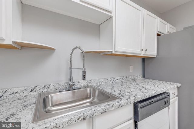 400 BUTTONWOOD ST, Delanco, NJ 08075