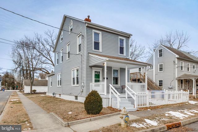 400 BUTTONWOOD ST, Delanco, NJ 08075