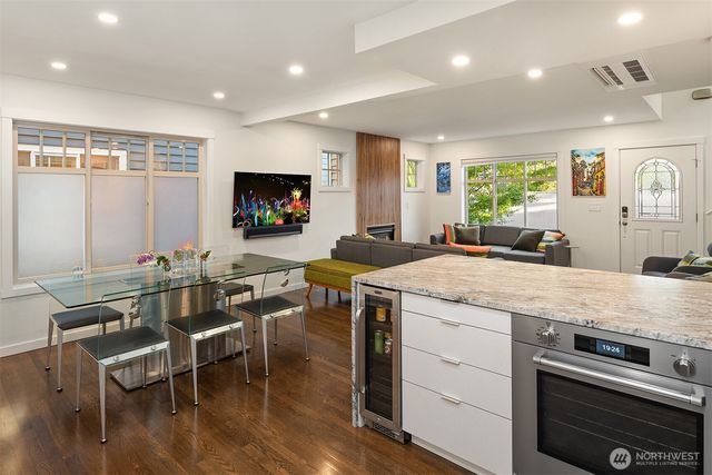 5712 17th Avenue NW, Seattle, WA 98107